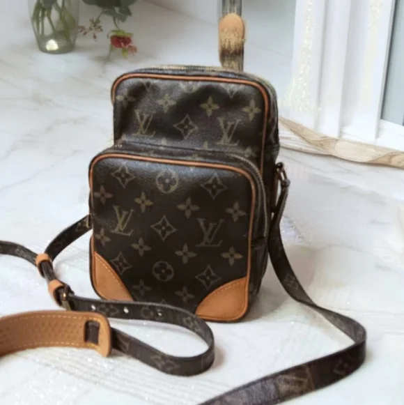 Louis Vuitton EUC ✨ Amazon Vintage 1991 Monogram Crossbody Bag - Picture 2 of 16